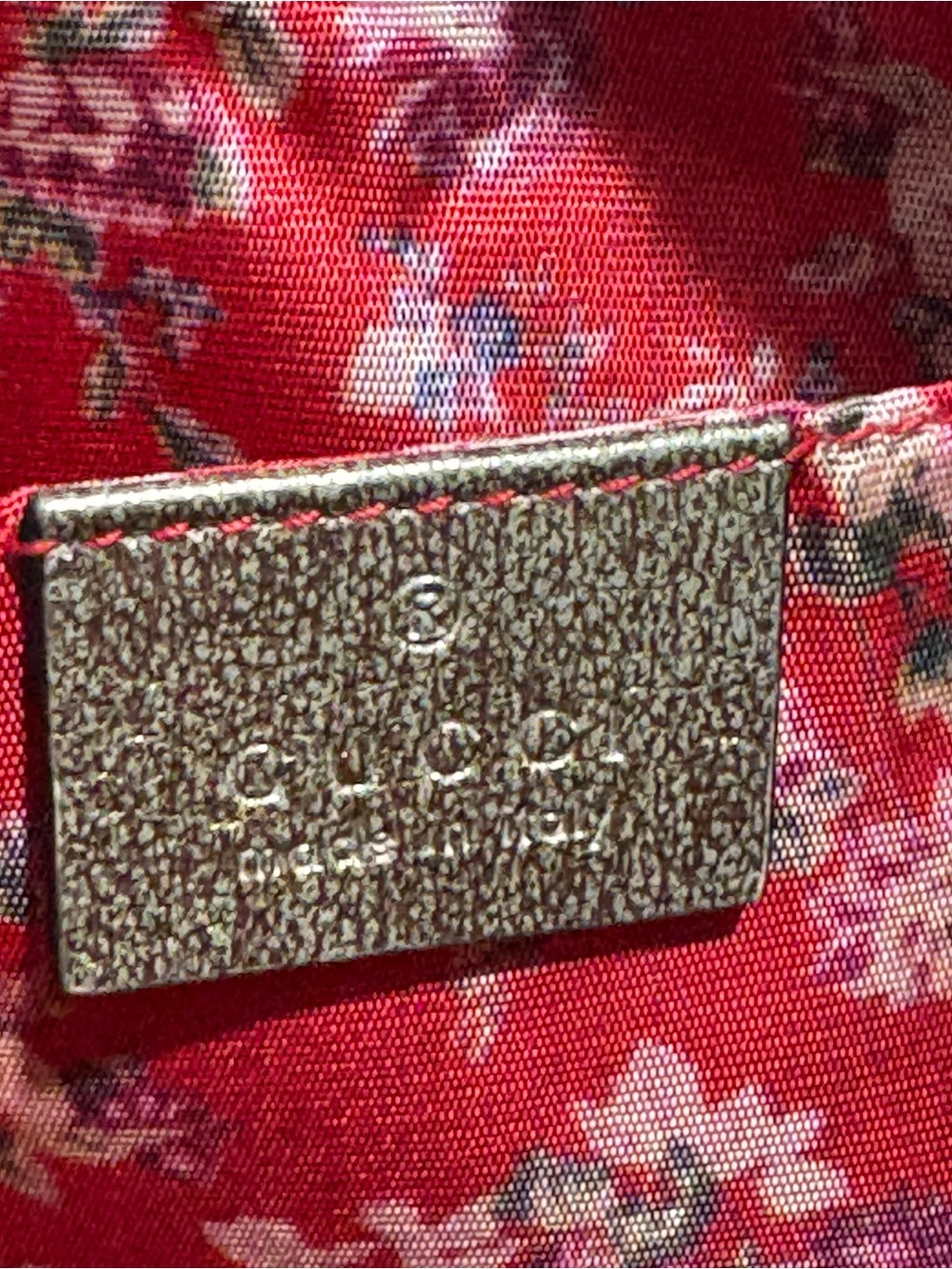 Authentic Gucci Trapuntata Metallic Matelassé Crossbody Bag w/ Certificate - Picture 3 of 16